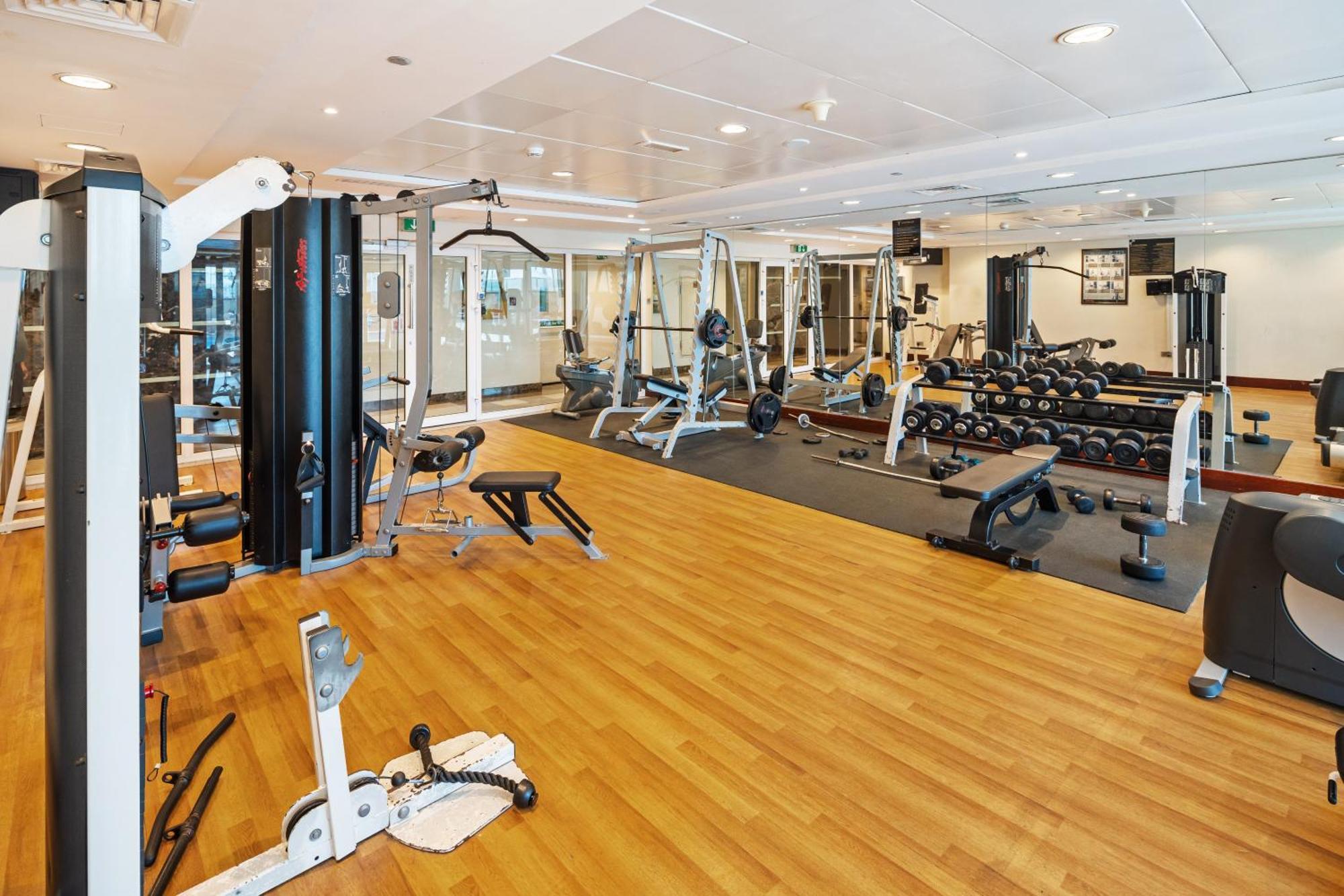 Modern & Spacious 2-Bed Condo With Panoramic Lake Views, Dual Balconies, Steps From Dubai Jlt Metro By "La Buena Vida Holiday Homes" Bagian luar foto