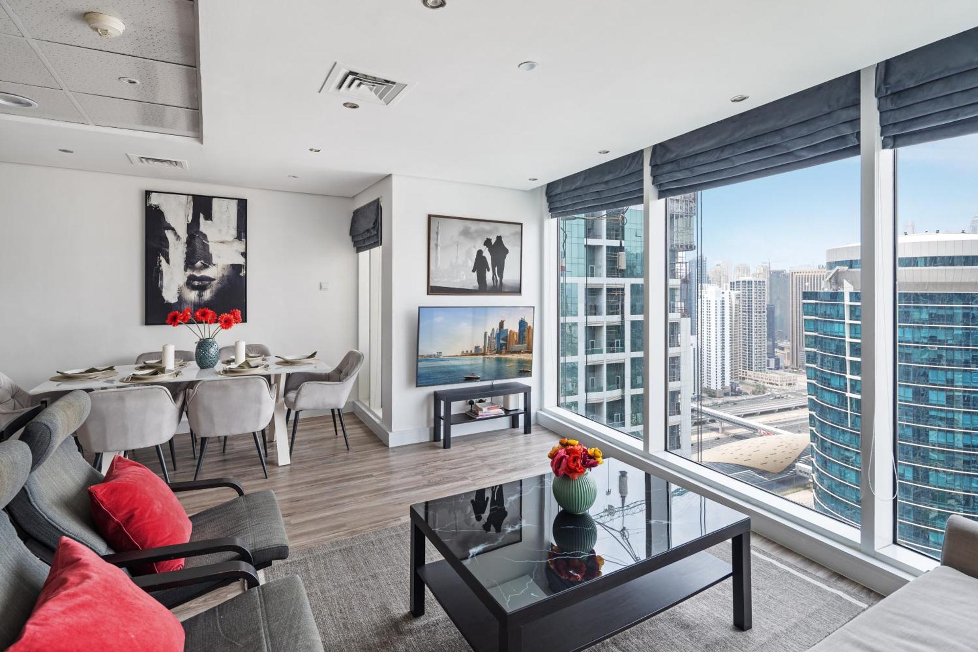 Modern & Spacious 2-Bed Condo With Panoramic Lake Views, Dual Balconies, Steps From Dubai Jlt Metro By "La Buena Vida Holiday Homes" Bagian luar foto