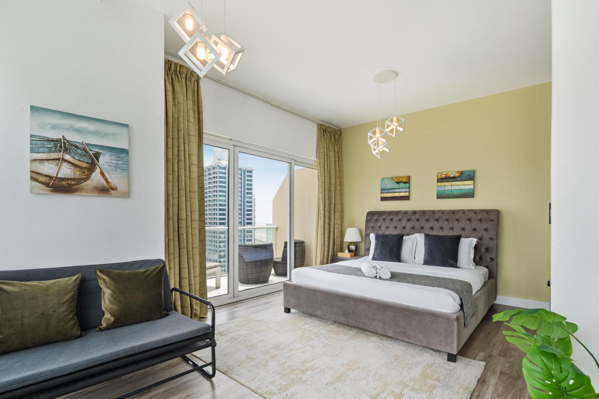 Modern & Spacious 2-Bed Condo With Panoramic Lake Views, Dual Balconies, Steps From Dubai Jlt Metro By "La Buena Vida Holiday Homes" Bagian luar foto