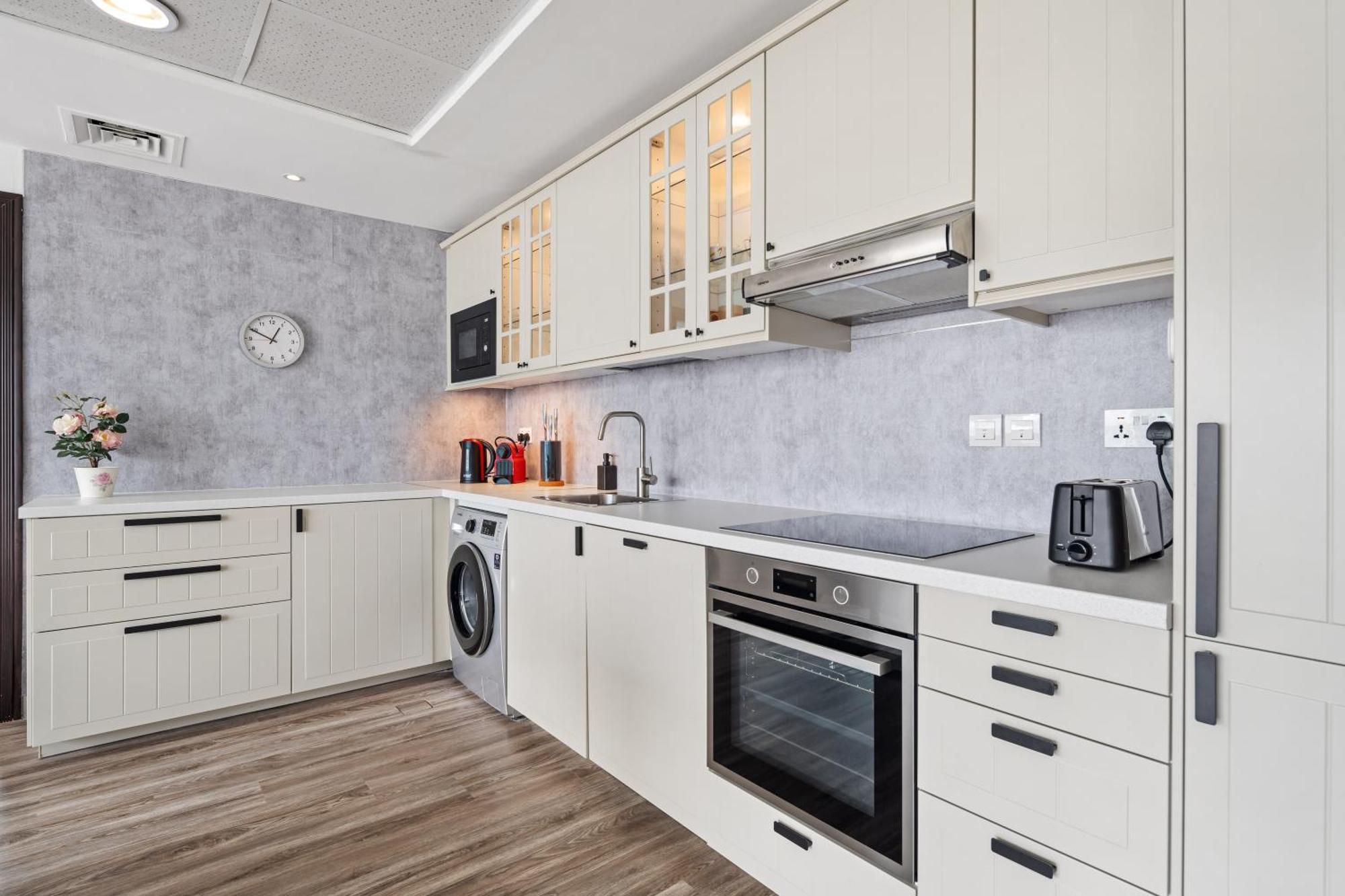 Modern & Spacious 2-Bed Condo With Panoramic Lake Views, Dual Balconies, Steps From Dubai Jlt Metro By "La Buena Vida Holiday Homes" Bagian luar foto